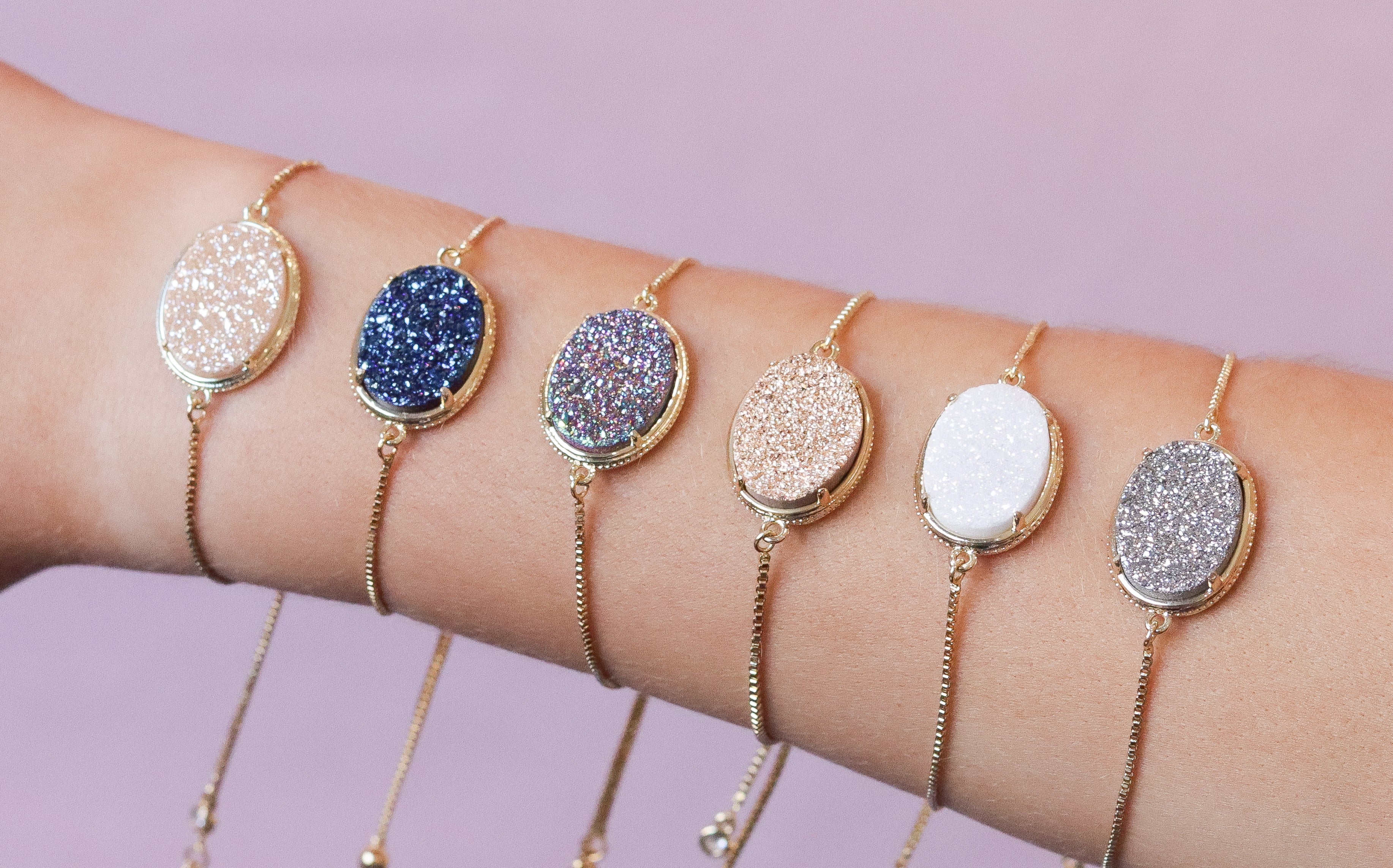 Ariana Large Oval Bracelet in Gold - Lositime